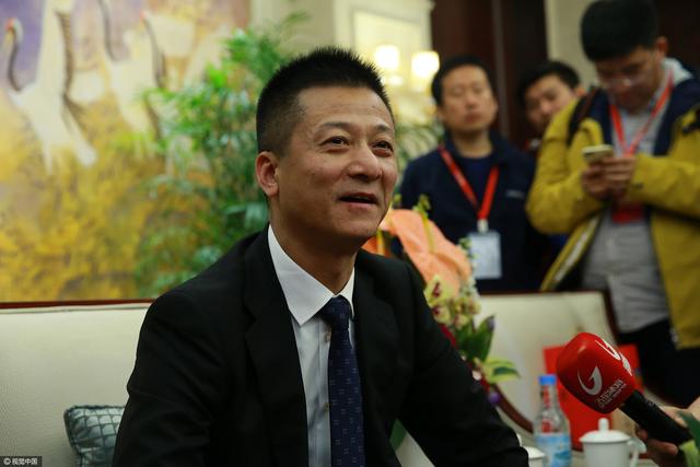 ”这句台词不仅道出了角色的心境,更像是现实中成龙对自己、对影迷的宣言。